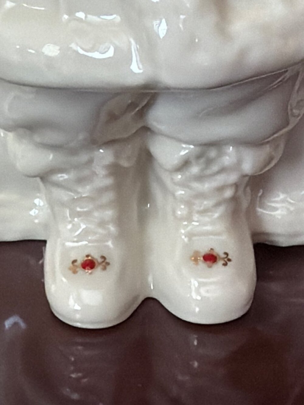 Lenox China Jewels Santa Bearing Gifts 8th in Series Porcelain Figurine - Picture 12 of 12